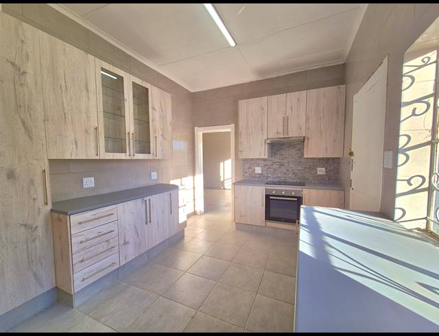 3 BEDROOM HOUSE FOR SALE IN BRENTHURST